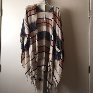 Urban Outfitters/Ecoté pancho